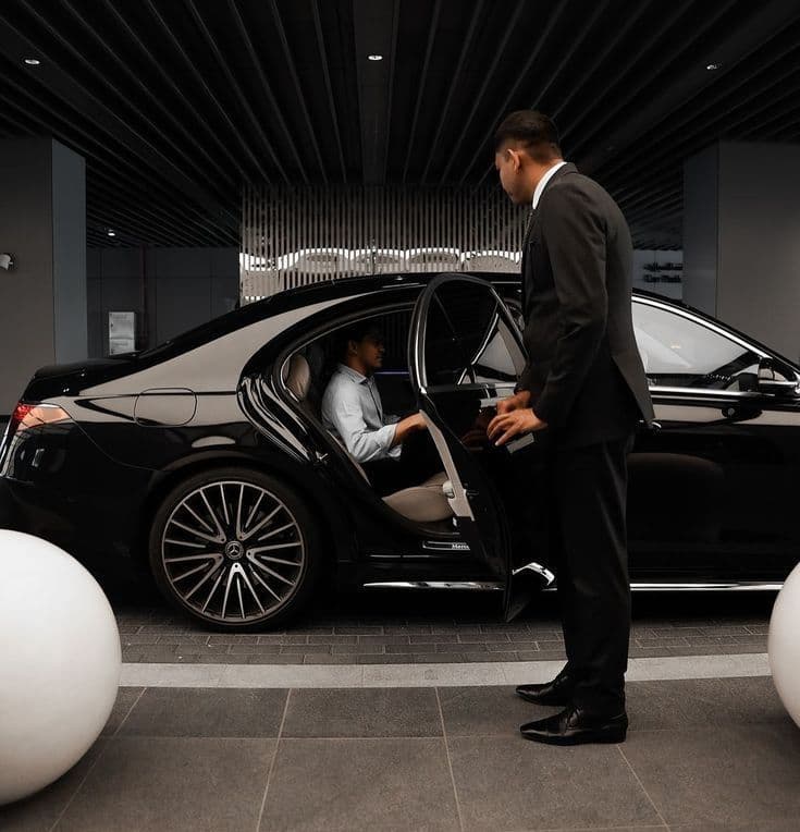 Chauffeur Luxury Service